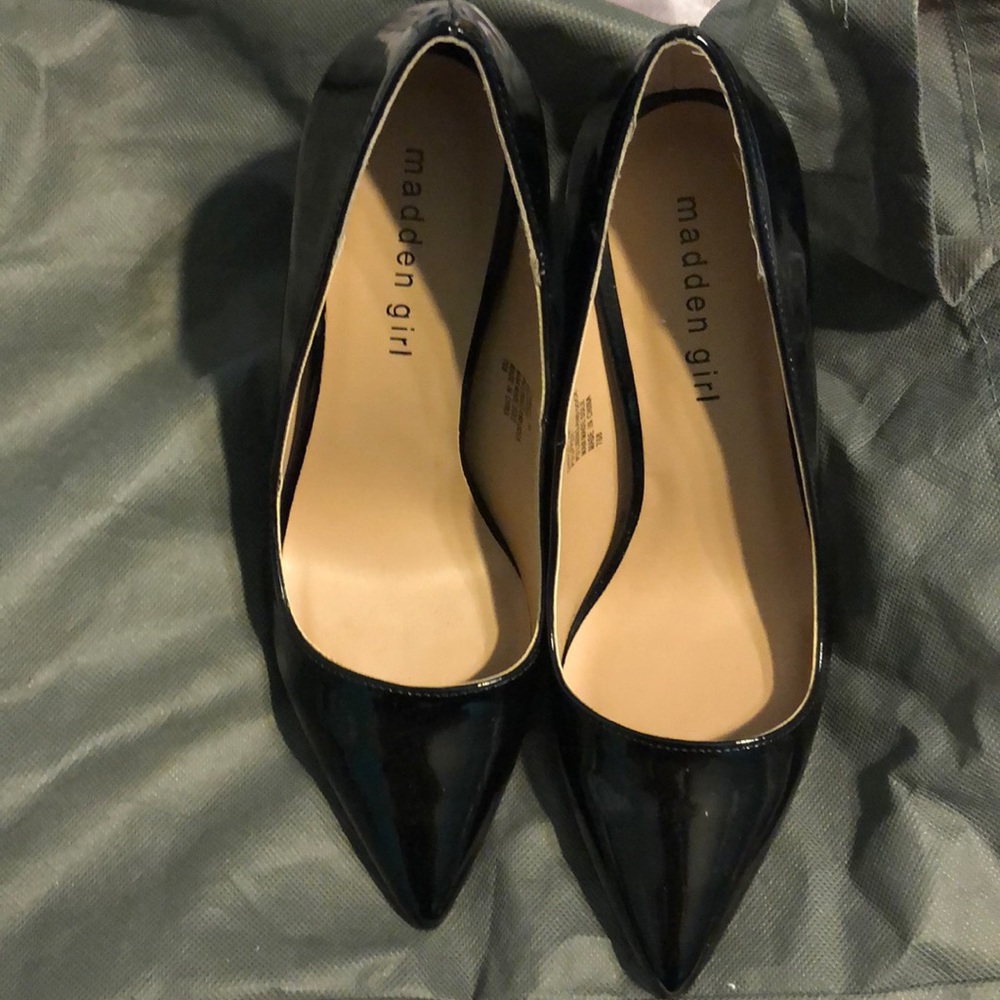 Madden girl black pumps